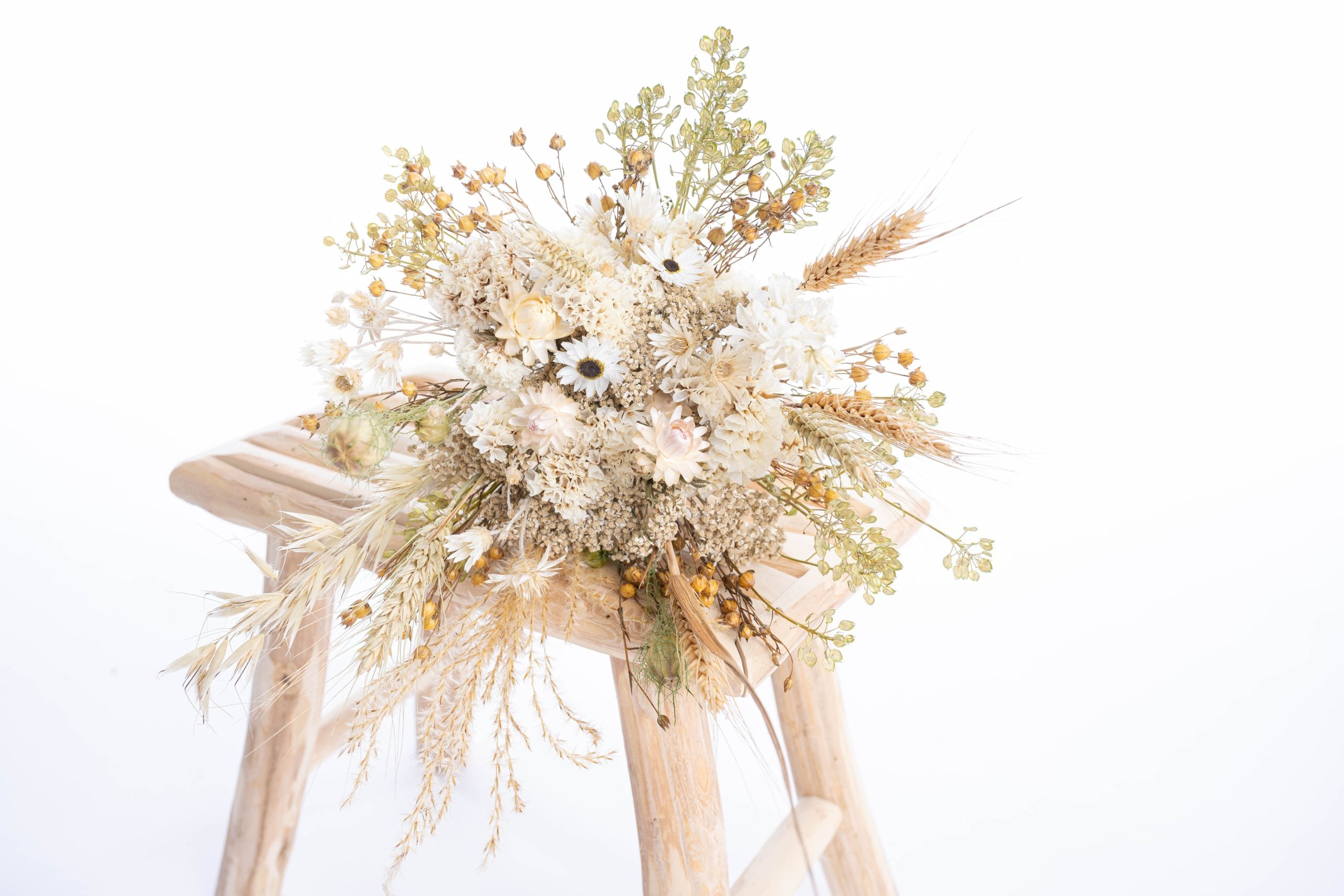 Fleurs séchées françaises en nuances de blanc