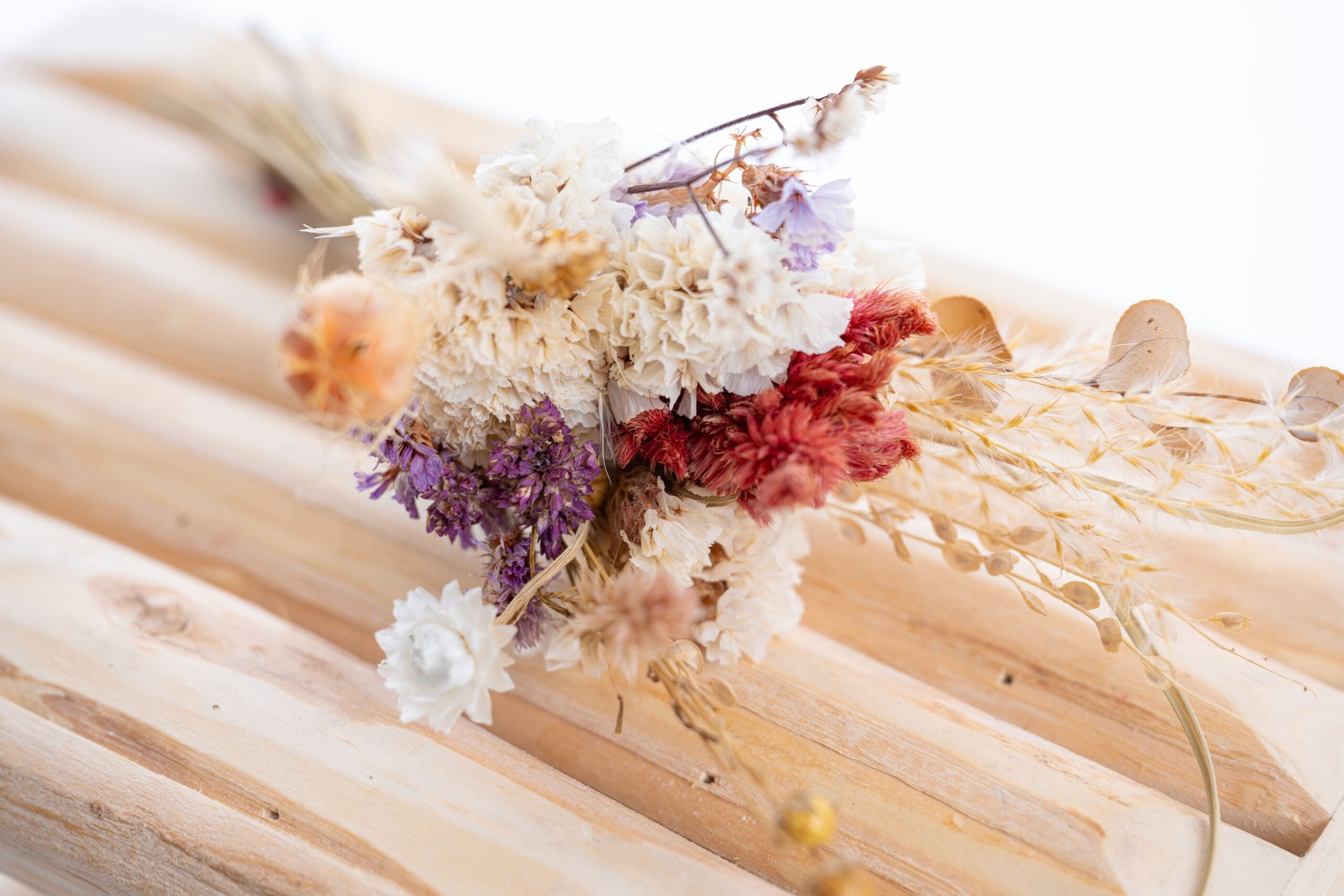 Petit bouquet de fleurs séchées naturelles en composition unique