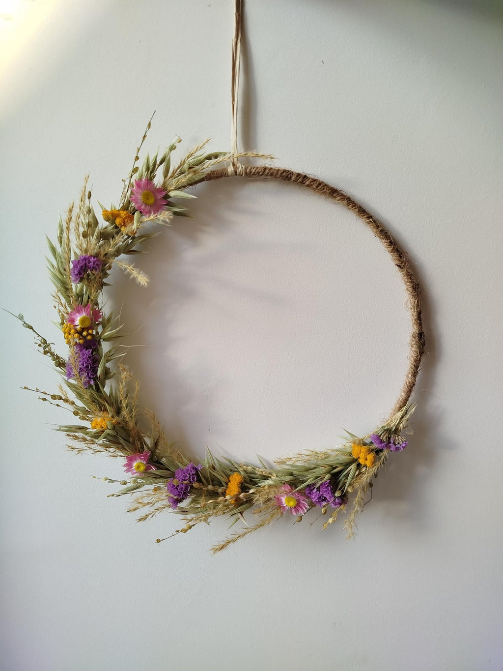 Couronne florale artisanale en fleurs séchées françaises – Terralya