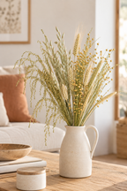 Bouquet de graminées et fleurs séchées bio dans un vase, inspiration décoration naturelle et champêtre