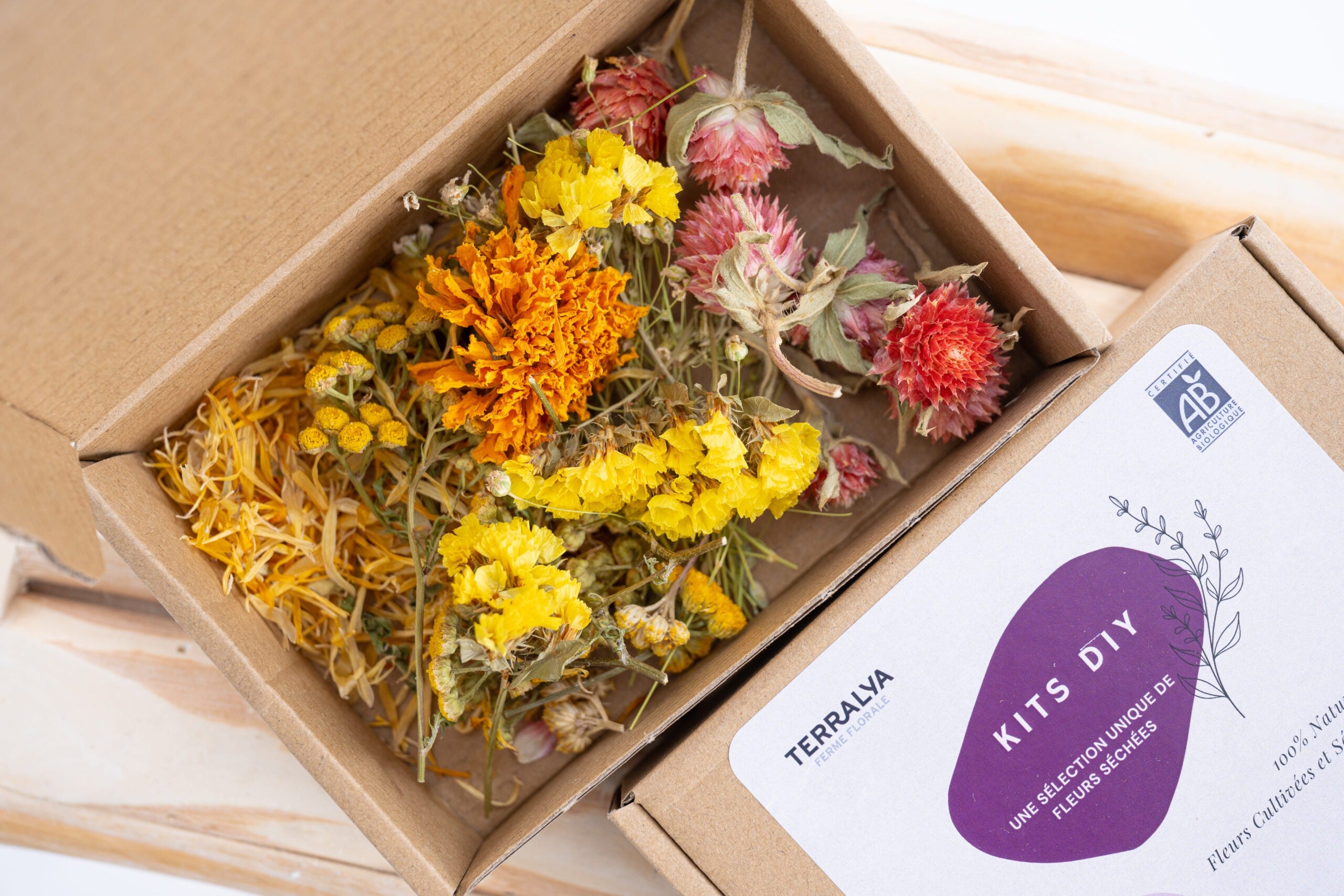 Kit floral ton solaire en têtes de fleurs séchées