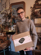 Détail d’une couronne en fleurs séchées naturelles – Kit signature Boui-Boui